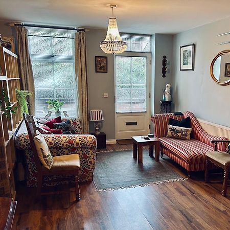 Quirky Town Centre Apartment With River Terrace Macclesfield Zewnętrze zdjęcie